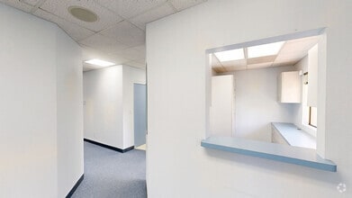 24953 Paseo De Valencia, Laguna Hills, CA à louer Numérisation 3D de Matterport- Image 1 de 11
