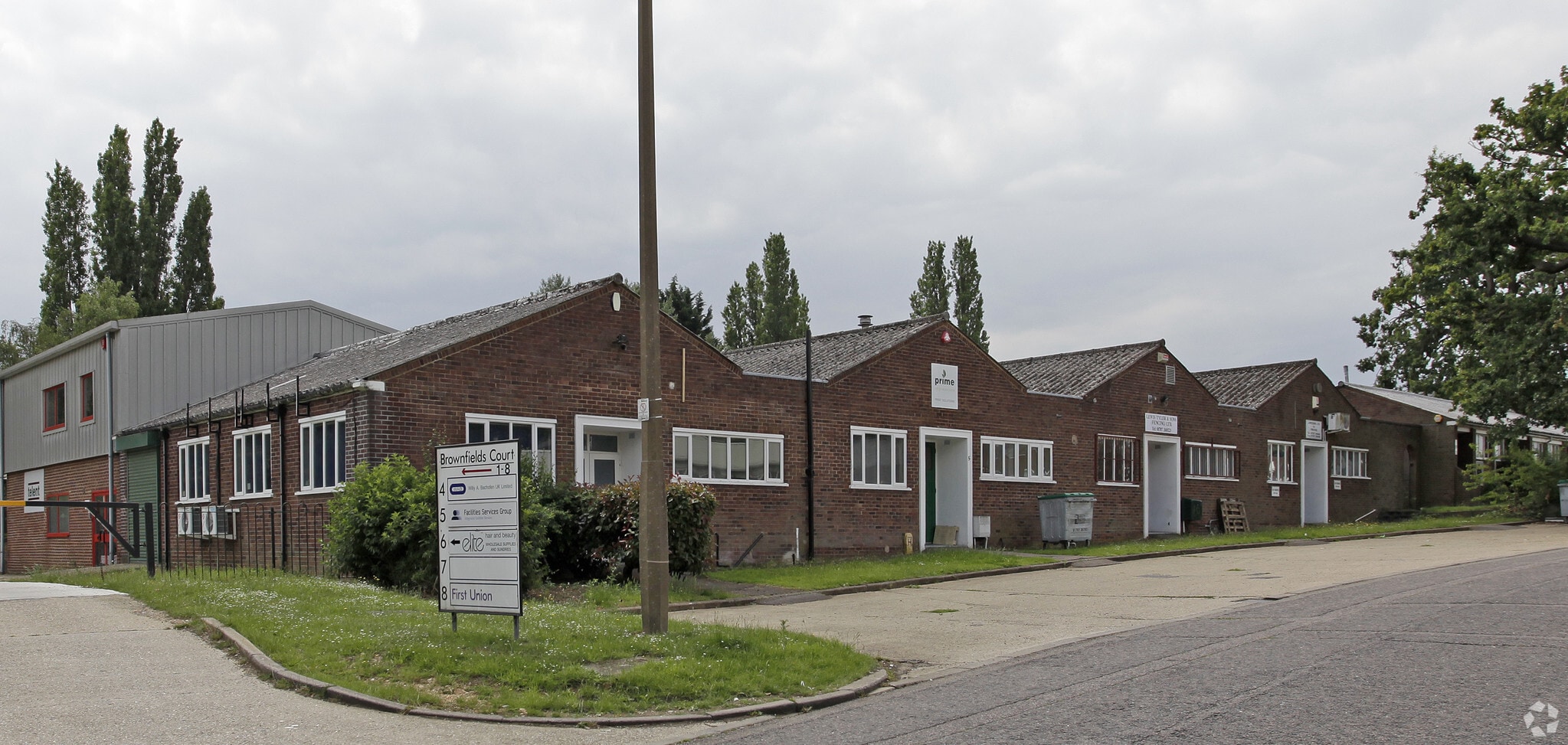 2-13 Brownfields Court, Welwyn Garden City for sale Primary Photo- Image 1 of 11