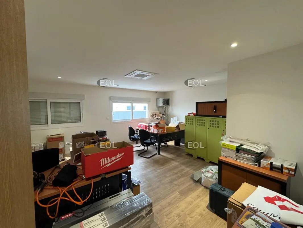 Local d'activités dans Brie-Comte-Robert à vendre Photo intérieure- Image 1 de 6