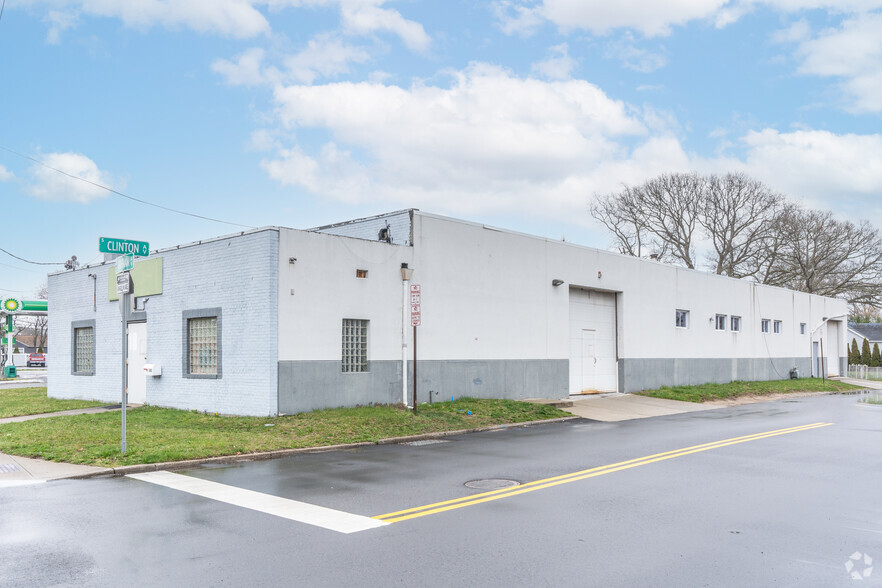 181 E Hoffman Ave, Lindenhurst, NY for sale - Building Photo - Image 1 of 8