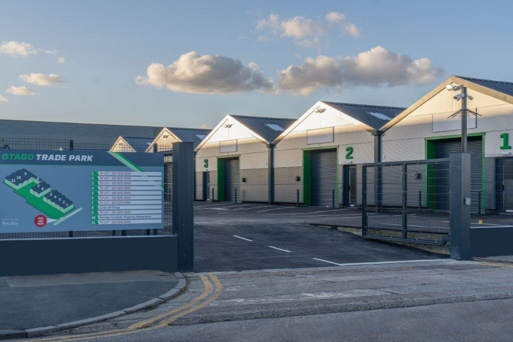 23 Crown Rd, Enfield à louer Photo du bâtiment- Image 1 de 42