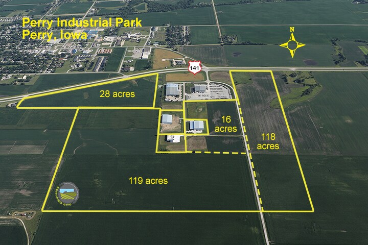 Highway 141, Perry, IA for sale Building Photo- Image 1 of 3