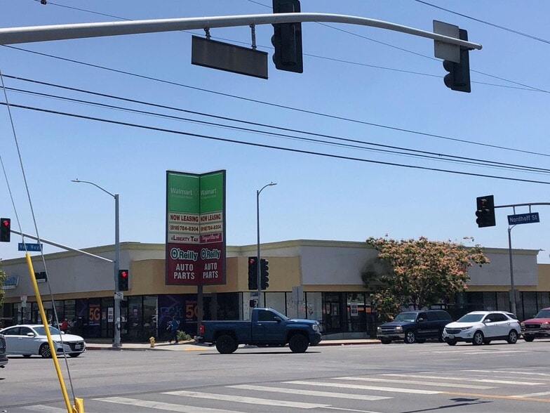 9070 Van Nuys Blvd, Panorama City, CA for lease - Building Photo - Image 2 of 17