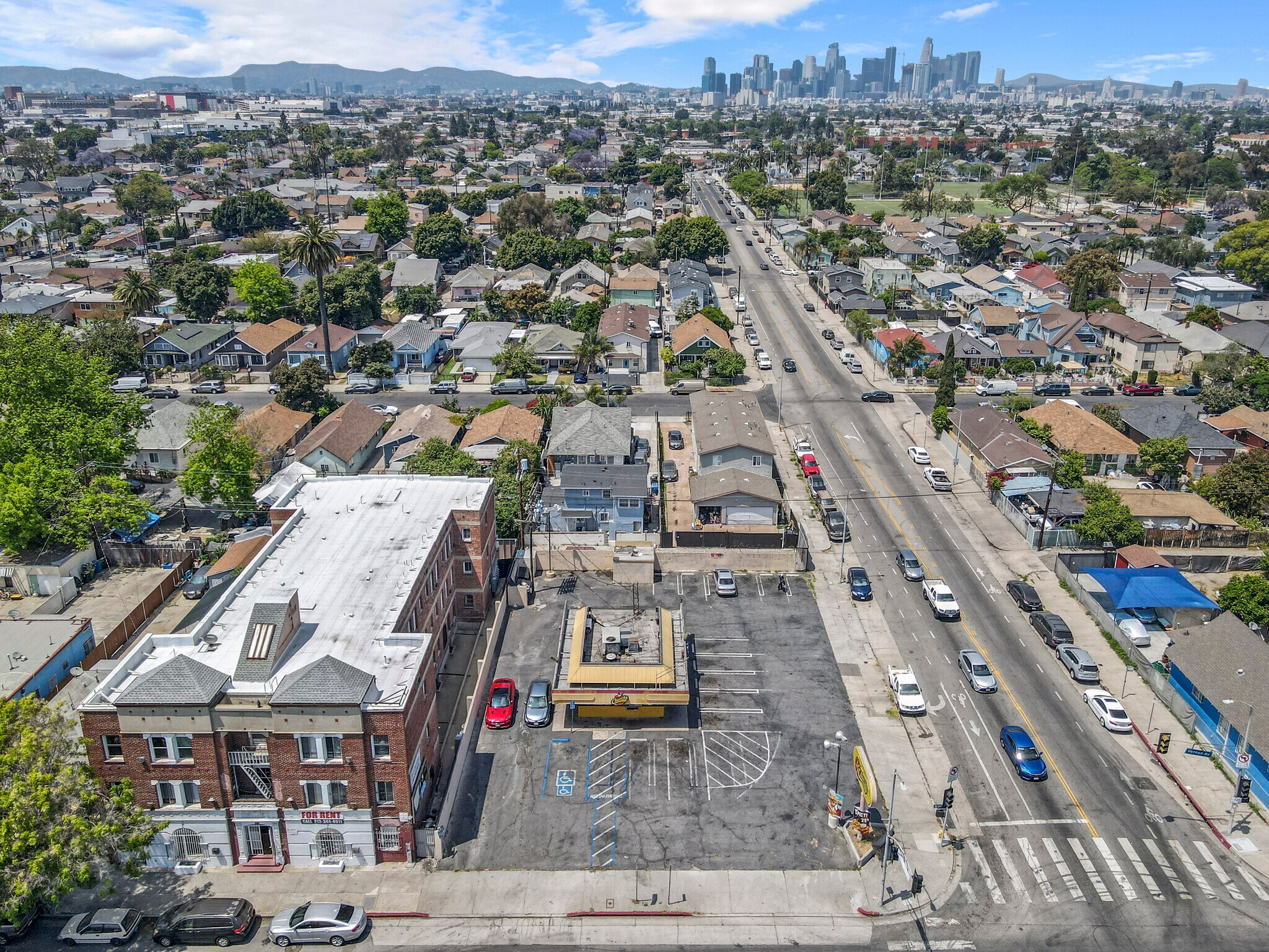 261 E Vernon Ave, Los Angeles, CA à louer Photo principale- Image 1 de 9