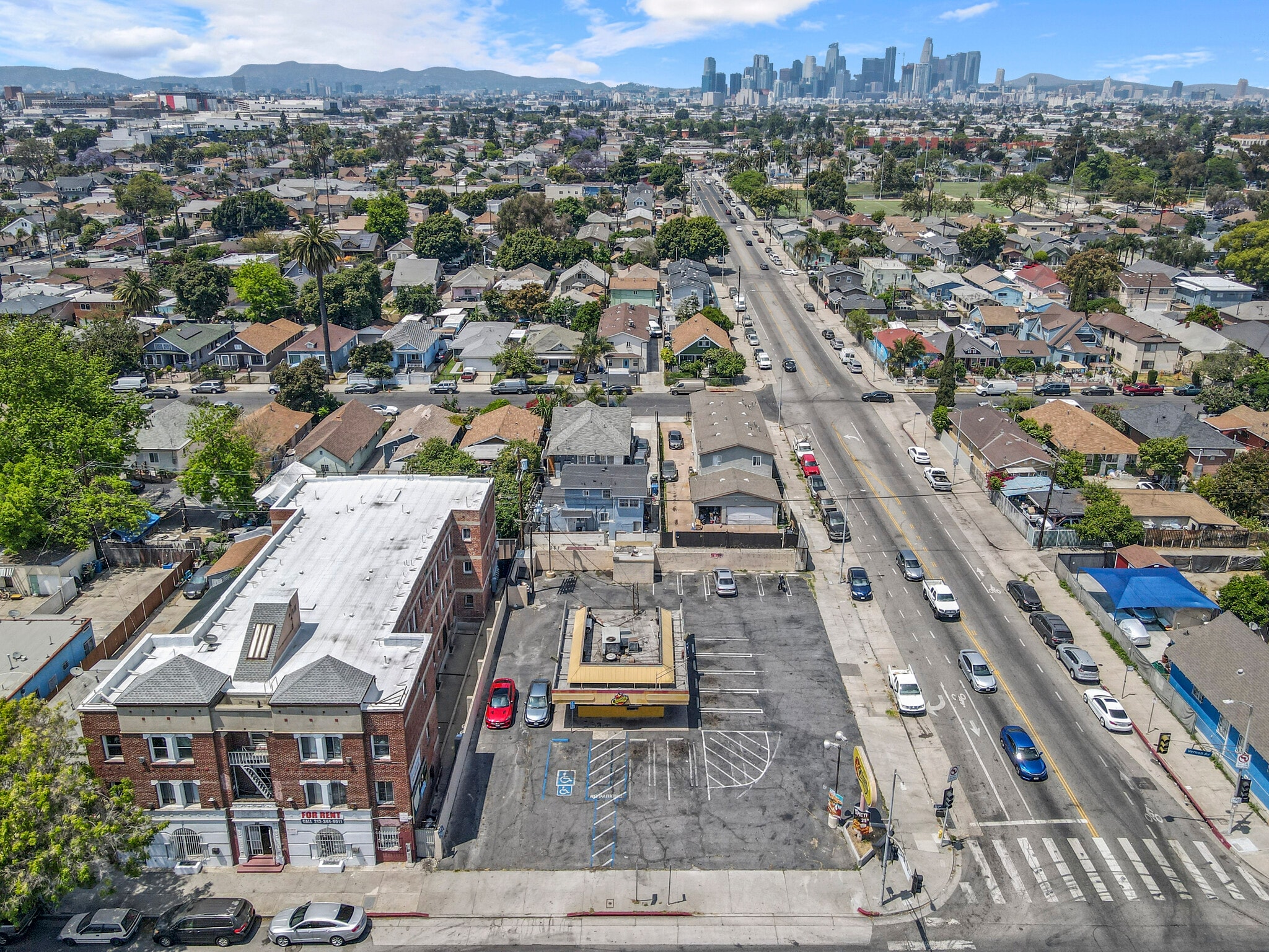261 E Vernon Ave, Los Angeles, CA for lease Primary Photo- Image 1 of 9