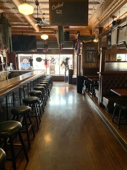 1237 Main St, Green Bay, WI for sale - Interior Photo - Image 2 of 9