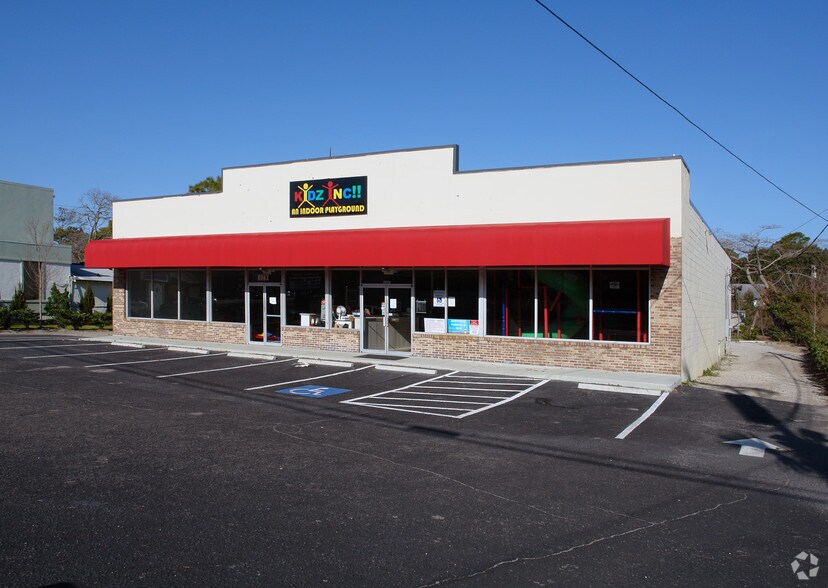 6303 N Kings Hwy, Myrtle Beach, SC à louer - Photo du bâtiment - Image 3 de 4