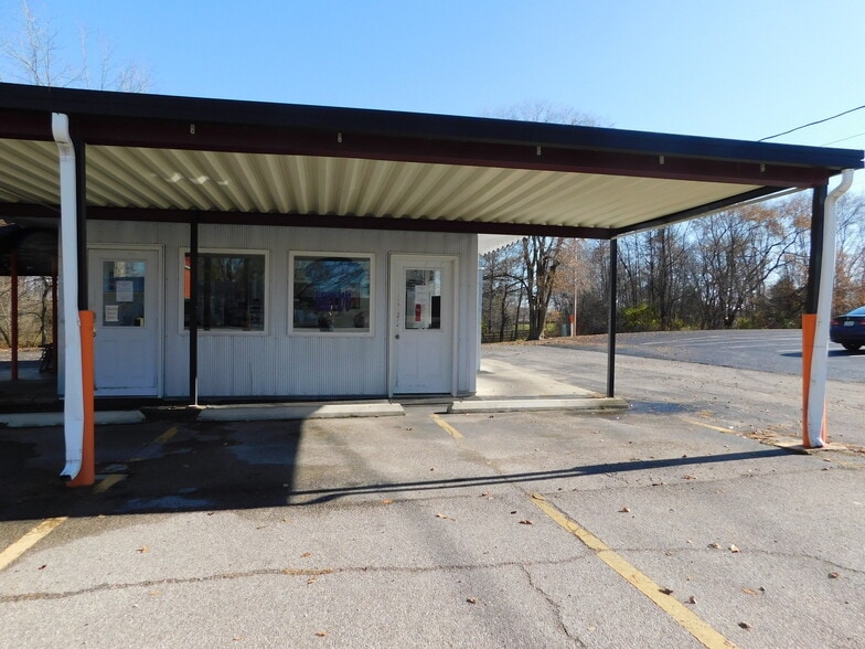 606 N Jefferson St, Silver Lake, IN à vendre - Photo du bâtiment - Image 2 de 24
