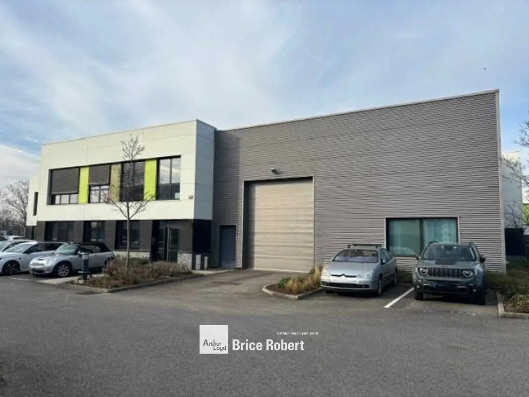 Office in Vaulx-en-Velin for lease Building Photo- Image 1 of 9