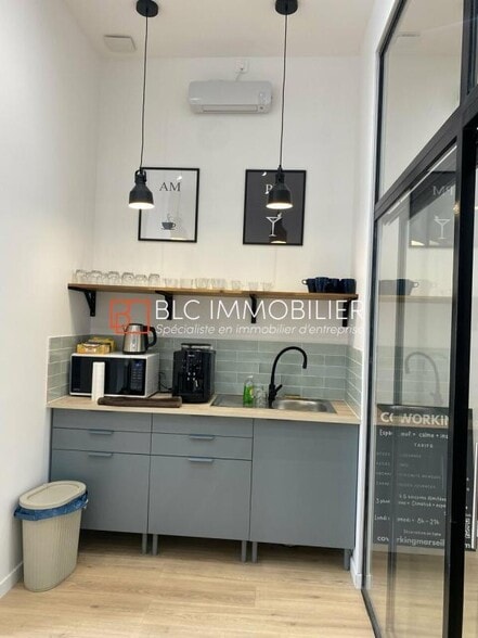 Retail in Marseille for lease - Interior Photo - Image 3 of 4