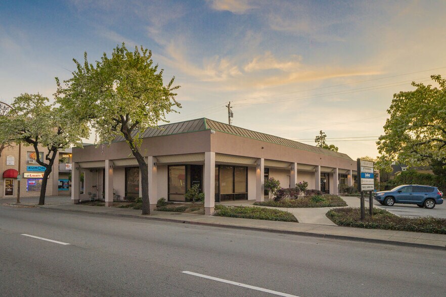 1048 El Camino Real, Redwood City, CA à louer - Photo du bâtiment - Image 1 de 3