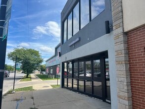 6112 N Lincoln Ave, Chicago, IL for lease Interior Photo- Image 2 of 13