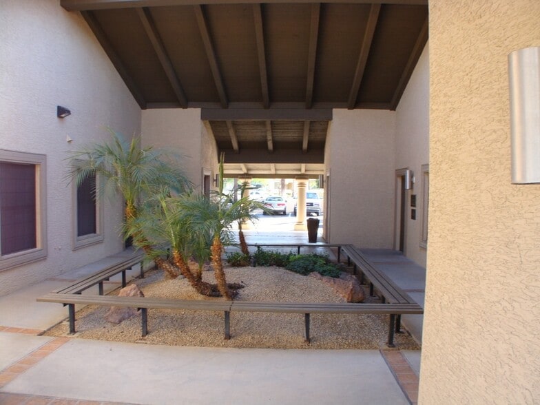 1400 N Gilbert Rd, Gilbert, AZ for lease - Building Photo - Image 3 of 5