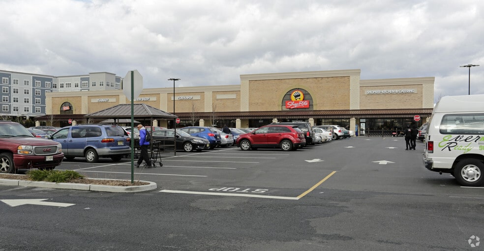 204-234 Springfield Ave, Newark, NJ for lease - Primary Photo - Image 1 of 4