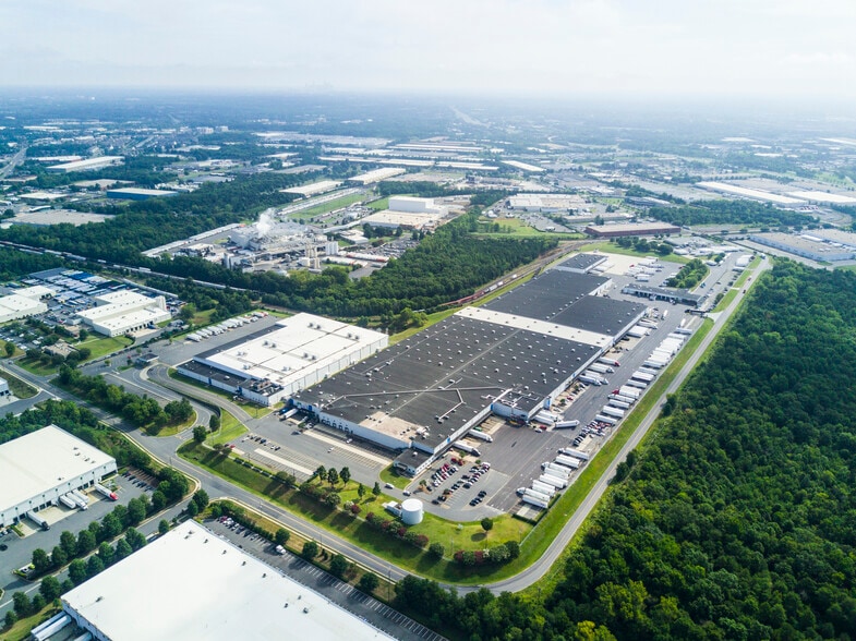 11922 General Dr, Charlotte, NC for lease - Building Photo - Image 1 of 13