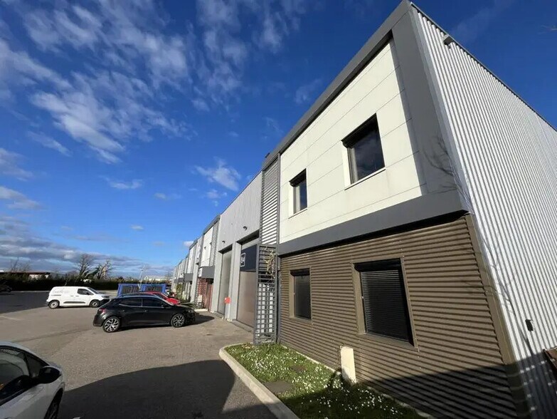 155 Route De Grenoble, Saint-Priest for lease - Building Photo - Image 3 of 22