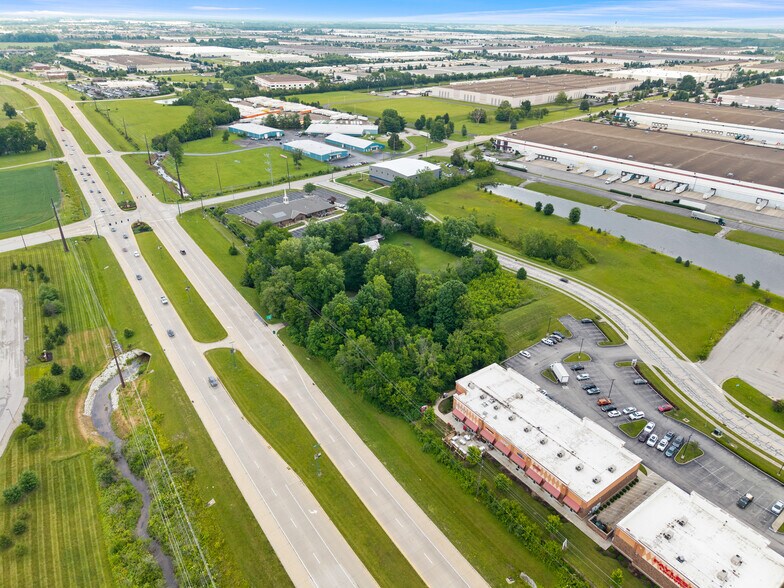 1771 Quaker Blvd, Plainfield, IN à vendre - Aérien - Image 2 de 7