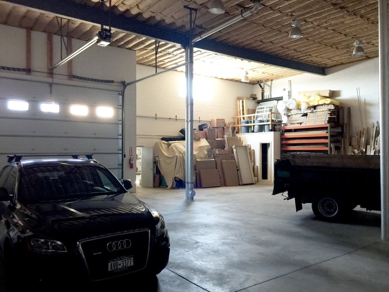 114 Windsor Ave, Mineola, NY for lease - Interior Photo - Image 2 of 8