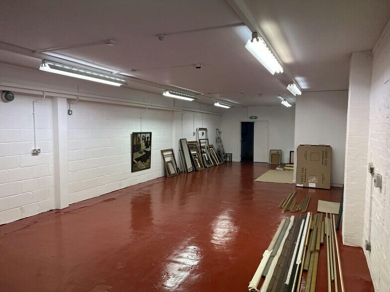 62 Higham Rd, Chesham à vendre - Photo du bâtiment - Image 2 de 6