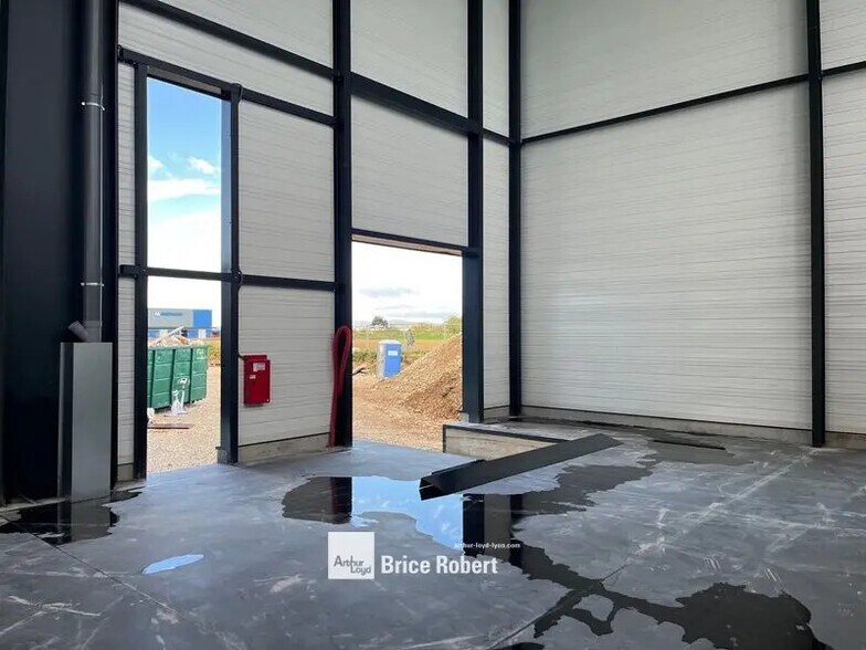 Local d'activités dans Genas à vendre - Photo intérieure - Image 2 de 4