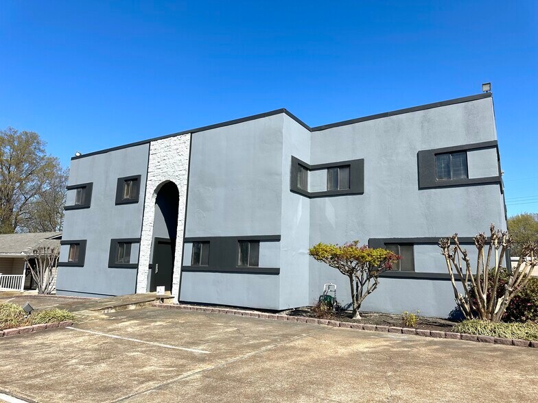 752 Brookhaven Cir, Memphis, TN à louer - Photo du bâtiment - Image 2 de 11