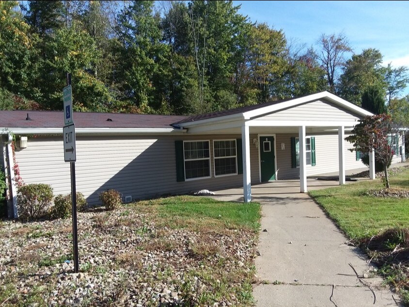 599 Norwood Dr, Wampum, PA à vendre Photo du bâtiment- Image 1 de 9