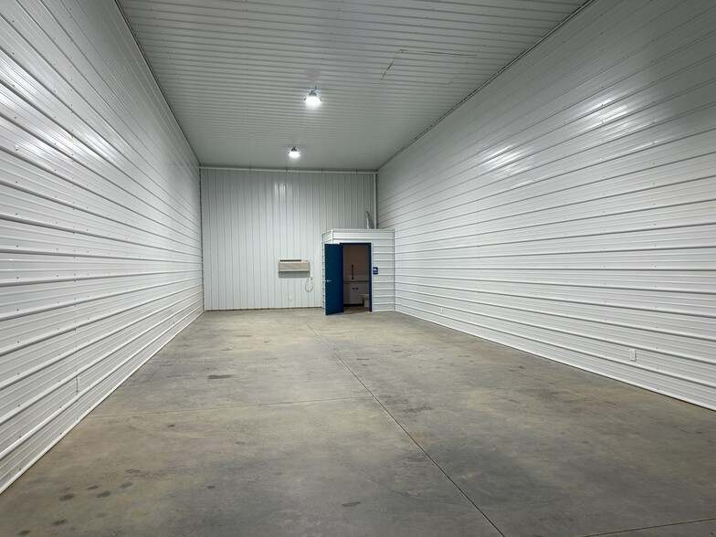 627-641 East Gate Pky, Gahanna, OH for lease - Interior Photo - Image 2 of 4