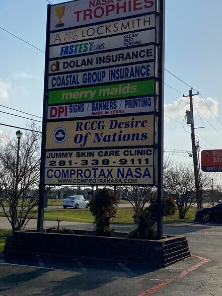 401 E Nasa Rd 1, Webster, TX à louer - Photo du bâtiment - Image 3 de 4