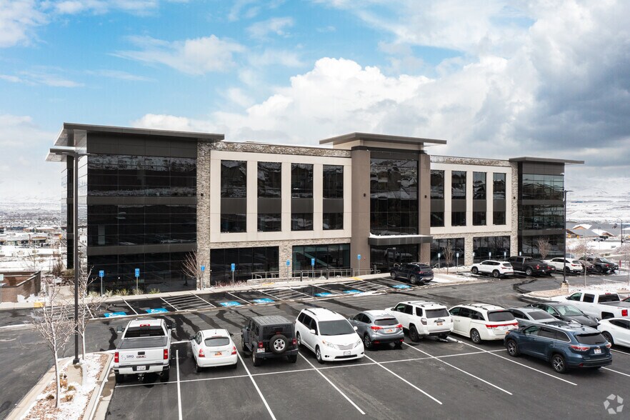 3900 Traverse Mountain Blvd, Lehi, UT à louer - Photo du bâtiment - Image 2 de 3