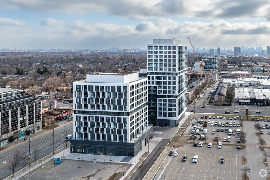 1007 The Queensway, Toronto, ON à vendre - Aérien - Image 3 de 3