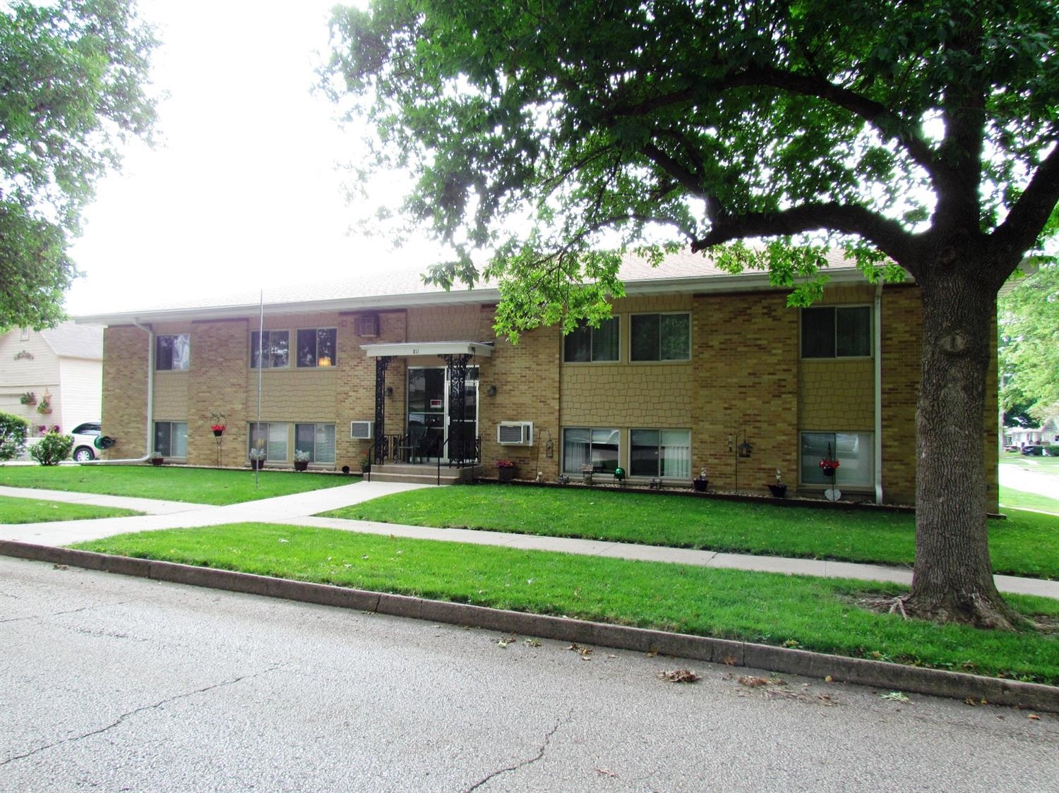 811 N 6th St, Red Oak, IA for sale Primary Photo- Image 1 of 1