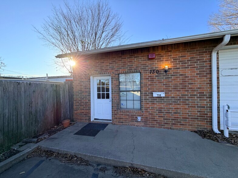 730 Wainwright St, Denton, TX à louer - Photo du bâtiment - Image 2 de 14