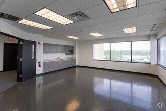 110 Boggs Ln, Cincinnati, OH for lease Interior Photo- Image 2 of 3