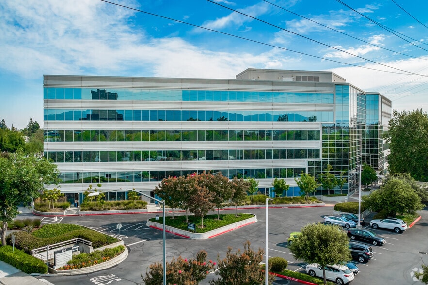 900 E Hamilton Ave, Campbell, CA for lease - Building Photo - Image 3 of 8