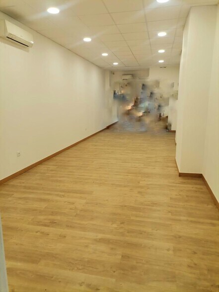 Commerce de détail dans Córdoba à louer - Photo du bâtiment - Image 3 de 8