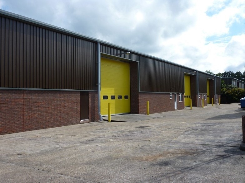 Eastbourne Rd, Lingfield for lease - Building Photo - Image 2 of 5