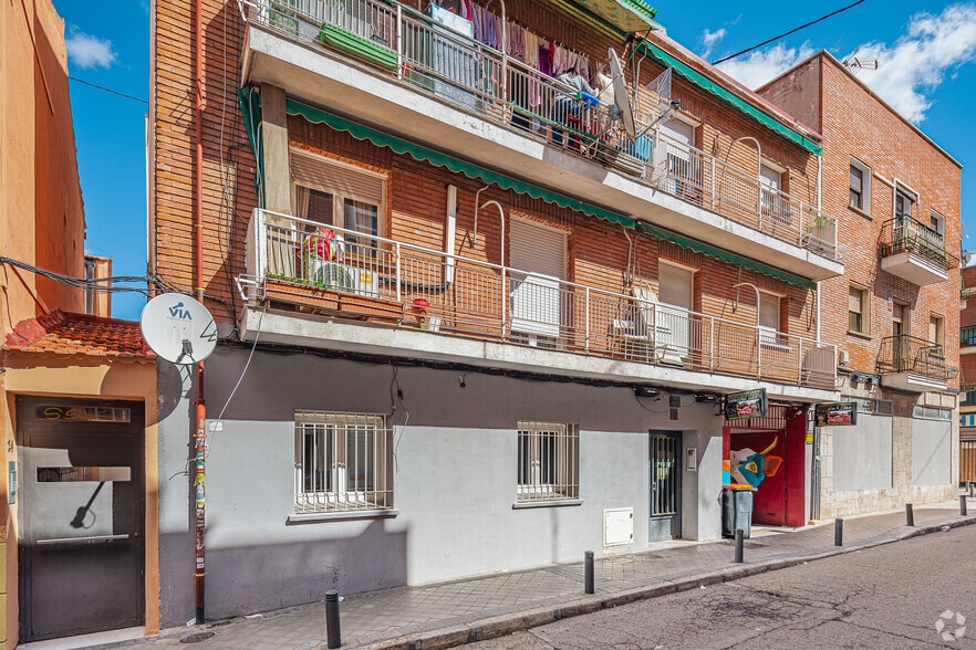 Immeuble residentiel dans Madrid, Madrid à vendre - Photo du bâtiment - Image 2 de 2