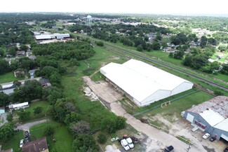 Plus de détails pour 3250 Commerce St, Port Arthur, TX - Industriel/Logistique à louer