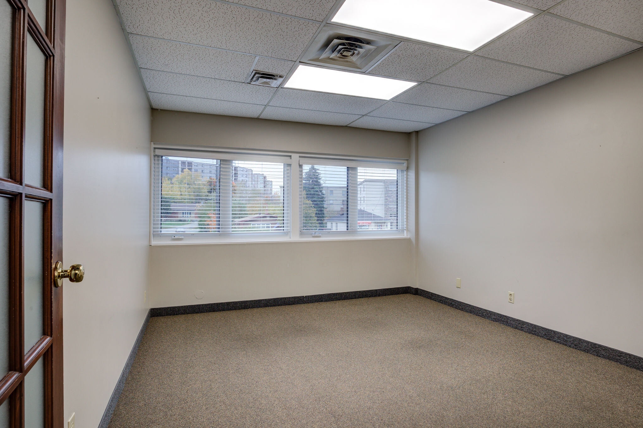 469 Bouchard St, Sudbury, ON à louer Photo intérieure- Image 1 de 4