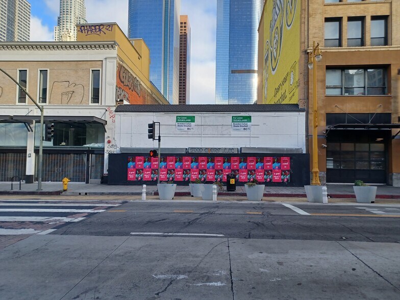 327 S Broadway, Los Angeles, CA à louer - Photo du bâtiment - Image 3 de 21