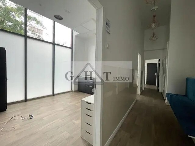 Retail in Ivry-sur-Seine for lease - Interior Photo - Image 2 of 10