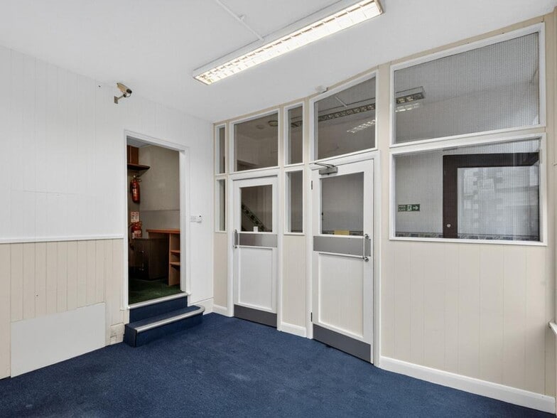 21 Market St, Kirkby Stephen for lease - Building Photo - Image 3 of 14