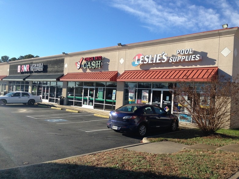 7601 W Broad St, Richmond, VA à louer - Photo du bâtiment - Image 3 de 3