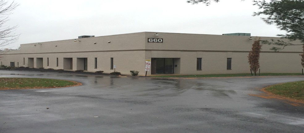 660 Hollow Rd, Phoenixville, PA for lease - Building Photo - Image 1 of 3