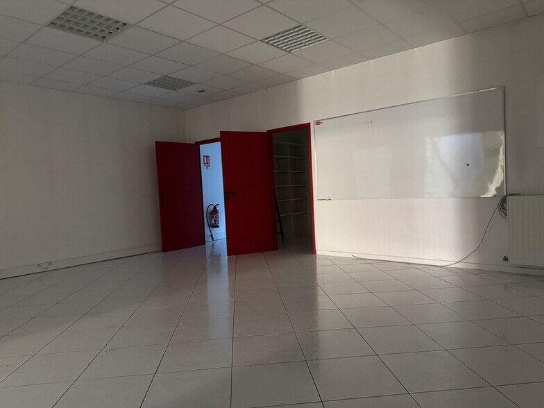 Office in Maxéville for lease - Interior Photo - Image 2 of 6