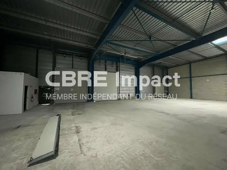 Flex in Reims for lease - Building Photo - Image 3 of 8