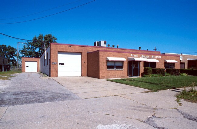 Plus de détails pour 4780 Briar Rd, Cleveland, OH - Industriel à louer