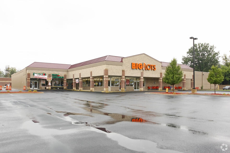 35499-35511 Ford Rd, Westland, MI for lease - Building Photo - Image 1 of 5