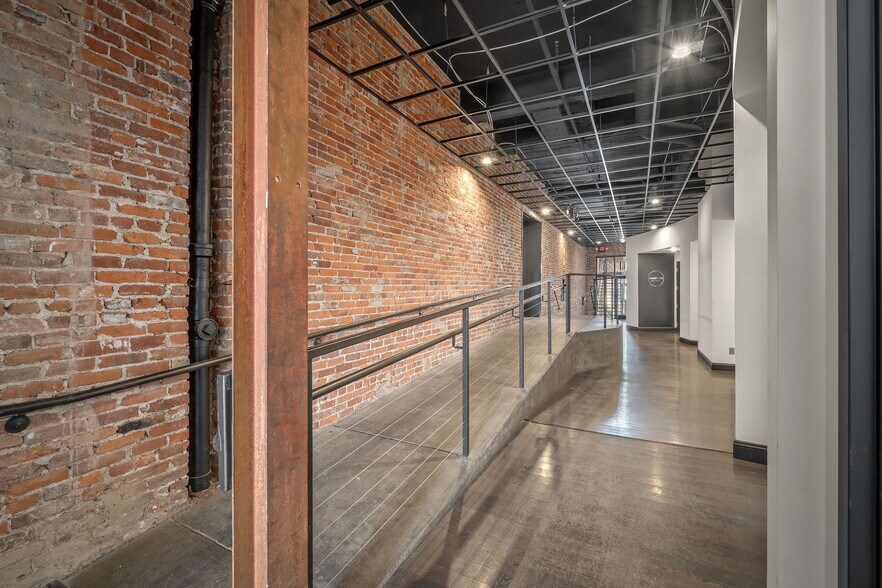 3016 Locust St, Saint Louis, MO à louer - Photo du bâtiment - Image 3 de 23