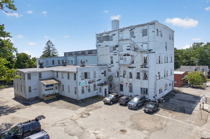88 Holten St, Danvers, MA à vendre - Photo du bâtiment - Image 2 de 5